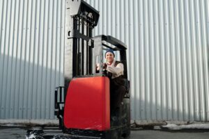 Kurs na wózki widłowe – kurs dla każdego